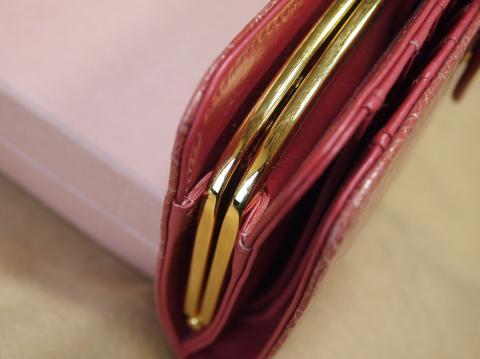 miumiu がま口財布の修理 | ブランド病院 鞄・財布の修理外科