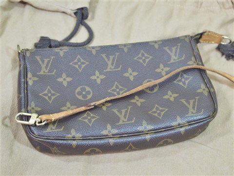 売り尽くし価格 ヌメ革 アクセサリーポーチ 用 ルイ ヴィトン ブラウン ストラップ Louis Vuitton Lv Ss 50 Off Theblindtigerslidell Com