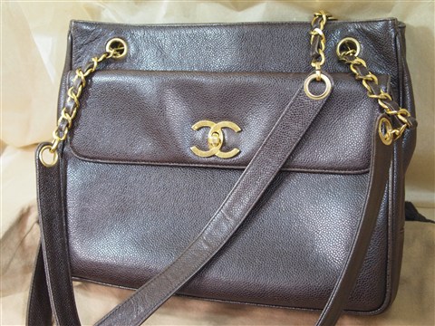Chanel キャビアスキン ショルダーバッグのクリーニング ブランド病院 鞄 財布の修理外科