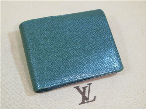 vuitton-taiga-17